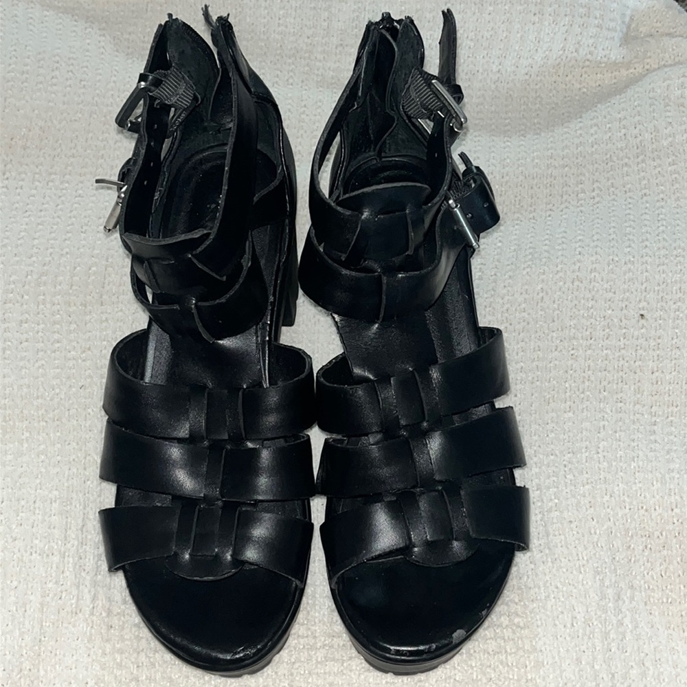 Madden Girl Daizyy Chunky Heel Platform Sandals in black and silver size 7